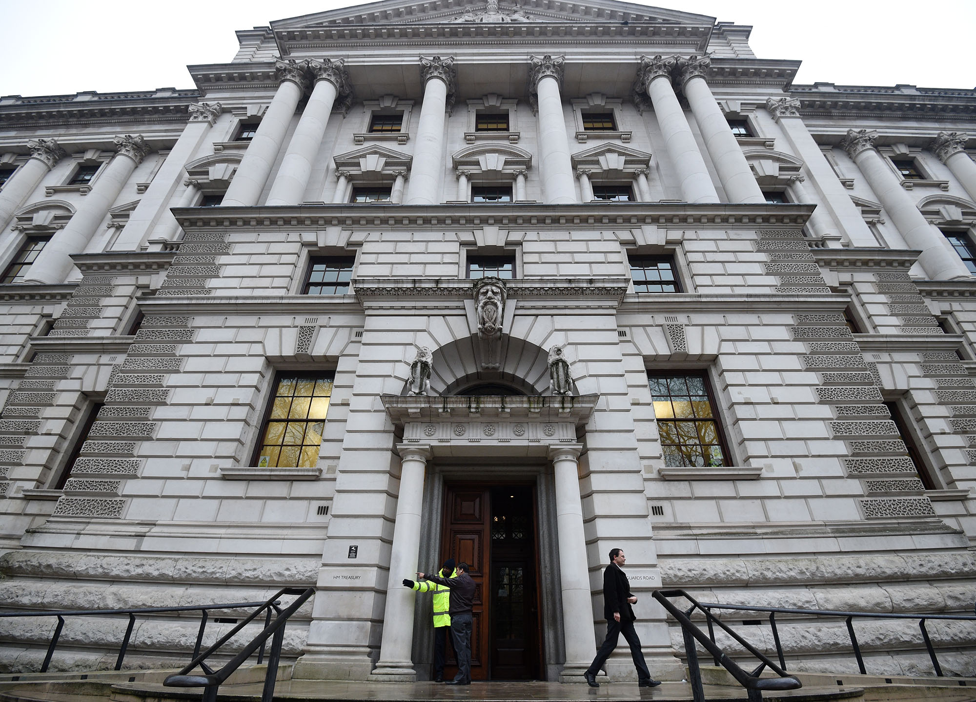 HM Treasury Consults on Extending SMCR to FMI