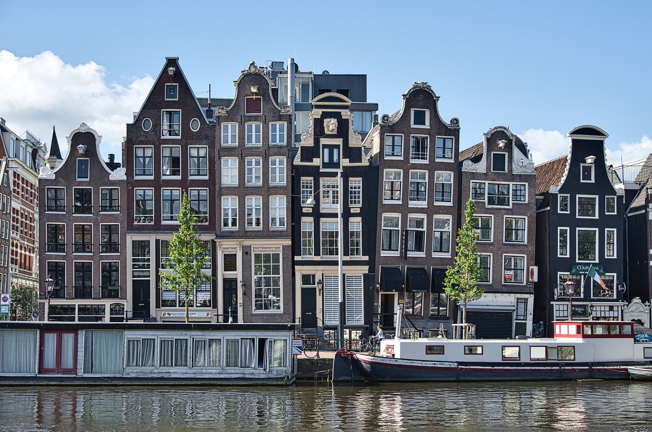 Criminals and oligarchs are hiding wealth in secretive Dutch foundations, new investigation finds